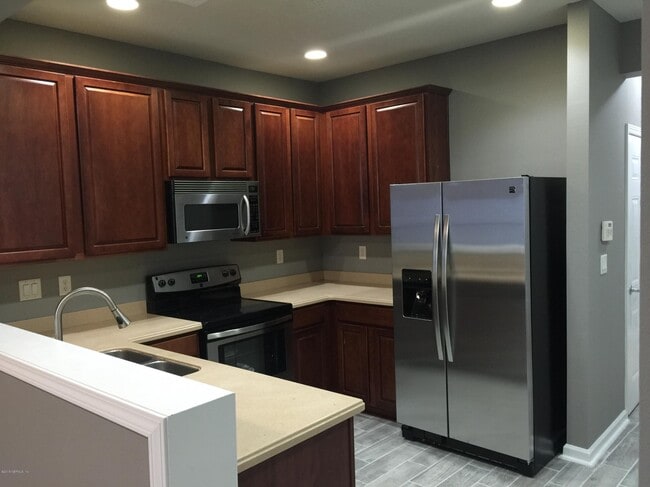 Photo - 4235 Highwood Dr