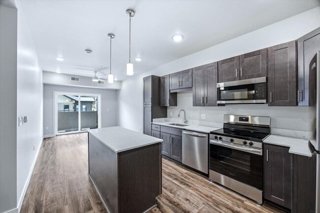 Photo - 1281 N Frontage Rd W