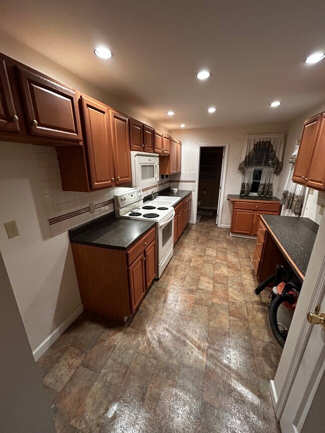 Kitchen - 248 State St