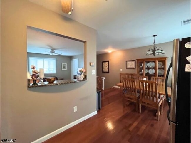 Photo - 1919B Stonegate Ln