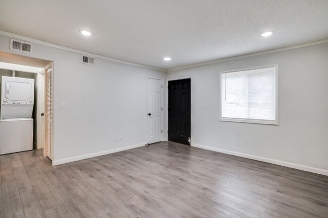 Photo - "Charming 2-Bedroom Duplex with Spacious 1,344 Sq Ft Living Space in Derby, KS!"