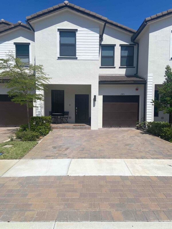 Photo - 245 SW 159th Way Casa Adosada