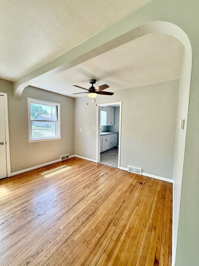 Photo - Clean & Comfortable 2-Bedroom Single-Family Home