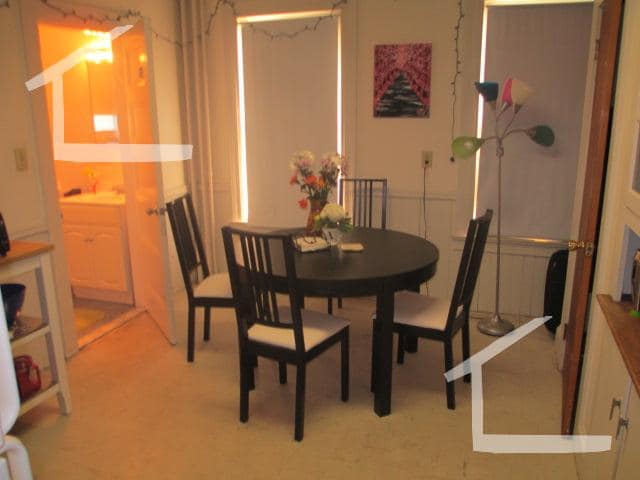 Building Photo - 77 Thorndike St Unit 1