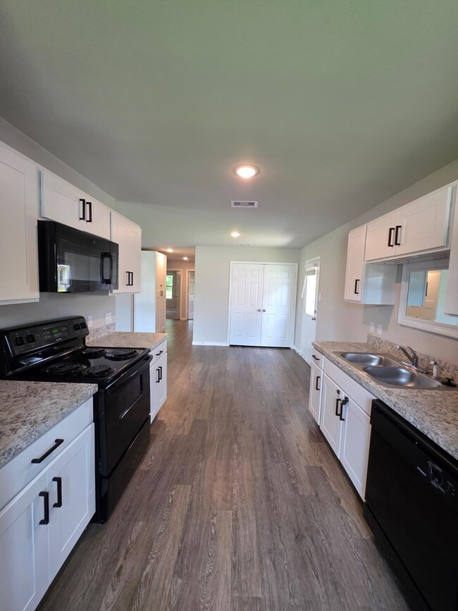 Photo - 1403 W Virginia St