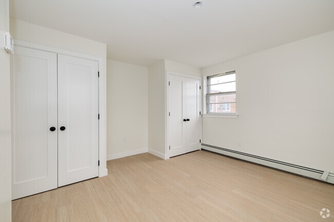 2BR, 1BA - 900SF - Large 2 Bedroom - Primary Bedroom
