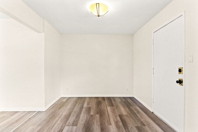 Photo - Move-In Ready: Secure 3BR Oakland Apartment with Paid Utilities Unidad C