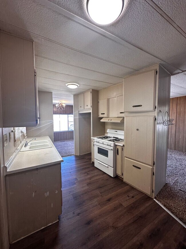 2 Bedroom 2 Bath Mobile House House Rental in Kingman, AZ