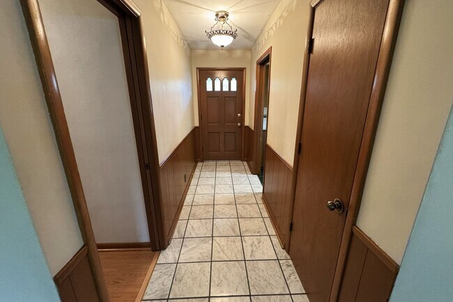 Photo - Large 3 Bedroom Home in North Ames just off Grand Avenue