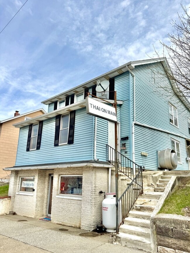 Building Photo - 961 Main St Unit Apt 2-2ndFL S