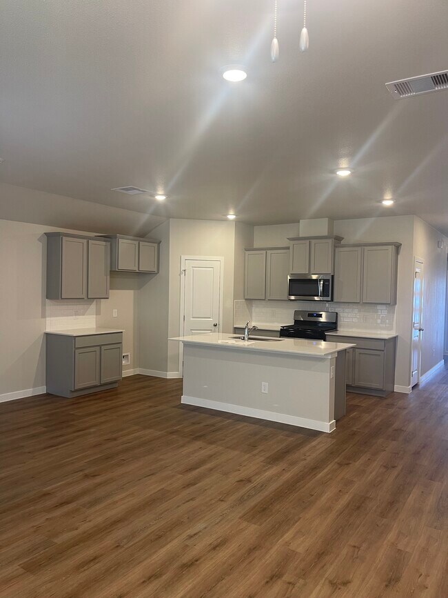 Photo - 7709 Macedonian Dr