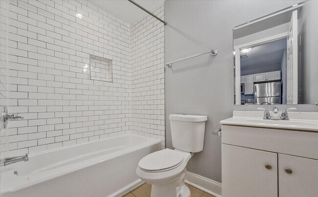 Photo - 433 Atlantic St SE