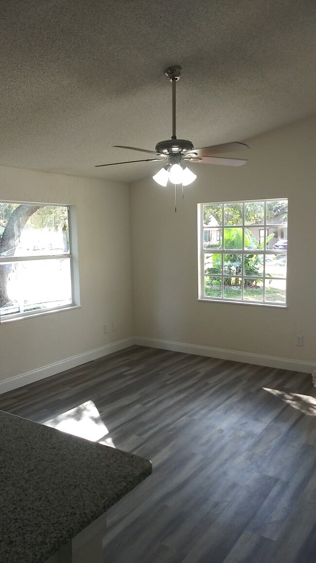 Photo - 1340 18th Ave SW