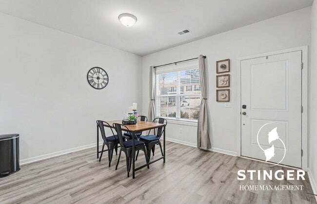 Photo - 198 Great Bend Dr