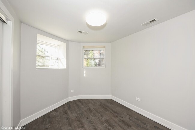 Photo - 5021 S Indiana Ave Unit 4F