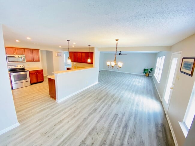 Photo - 5843 Amber Ln