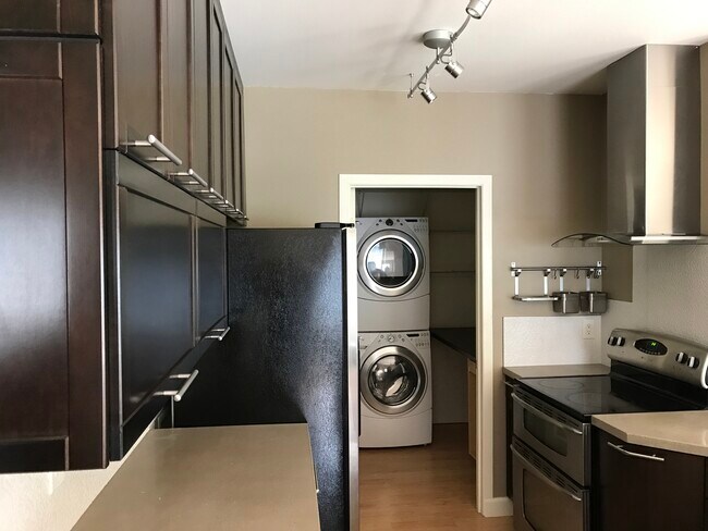 Photo - 3070 Lore Rd