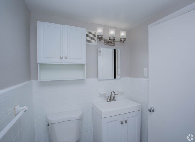 Photo - Glen Brook Apartments