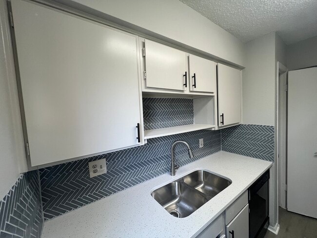 Photo - 1936 Bernice St