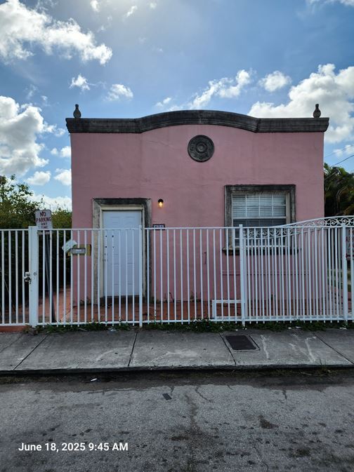 Photo - 821 SW 31st Ct Apartment Unit 821