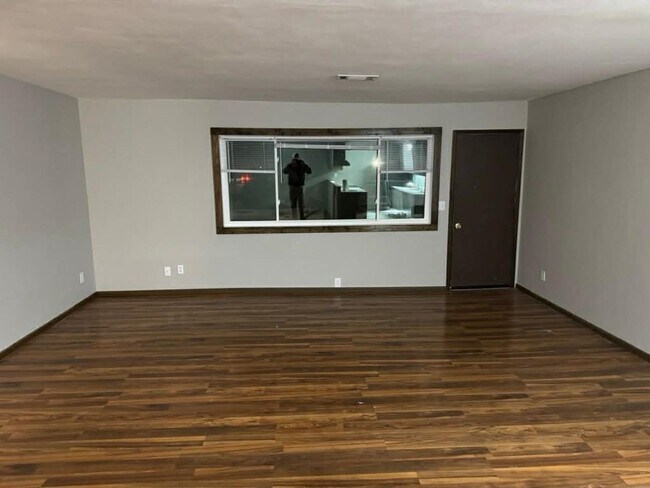 Photo - 1705-1709 Kimball Unit 1707