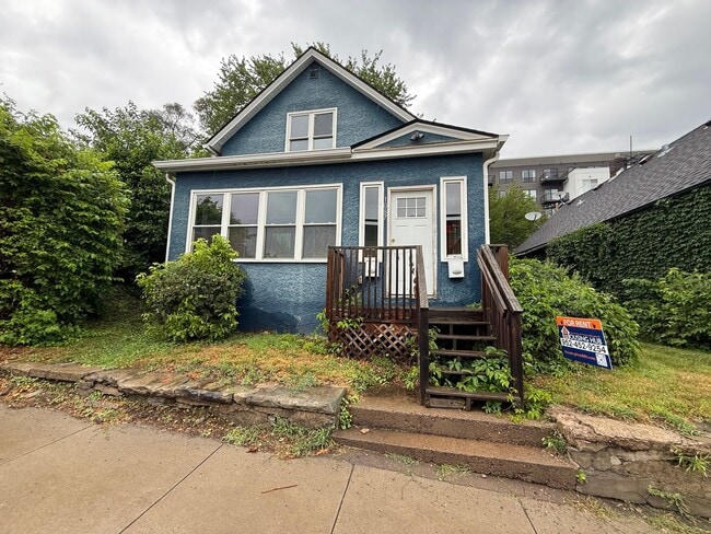 Building Photo - 1083/1087 Randolph Ave Unit 1087 -Upper