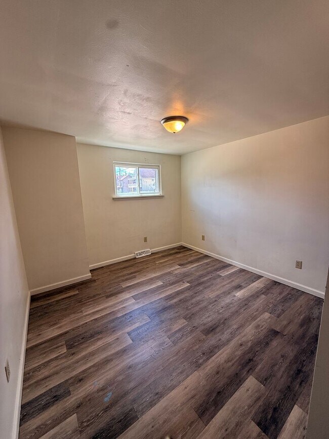 Photo - 2 Bedroom 1 Bathroom Apartment For Rent!
