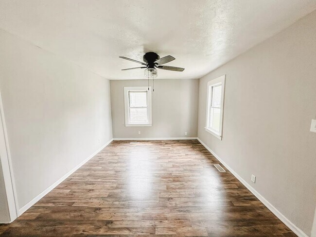 Photo - 3926 Delaware St