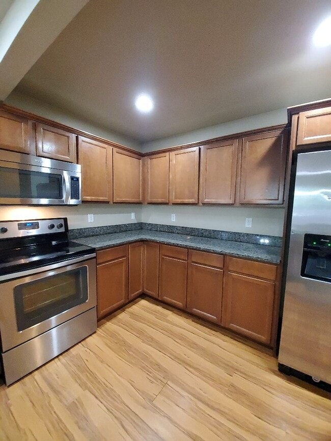 Photo - Pre-leasing NOW! 6 Bedroom, 3 Bath Home!