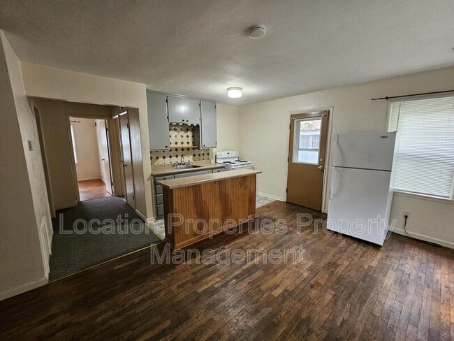 Photo - 1016 Maine St