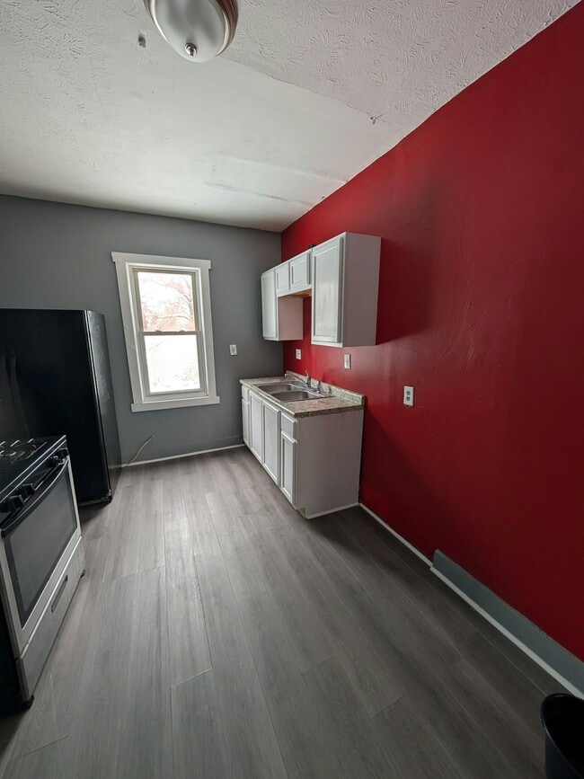 Photo - 3326 W 73rd St