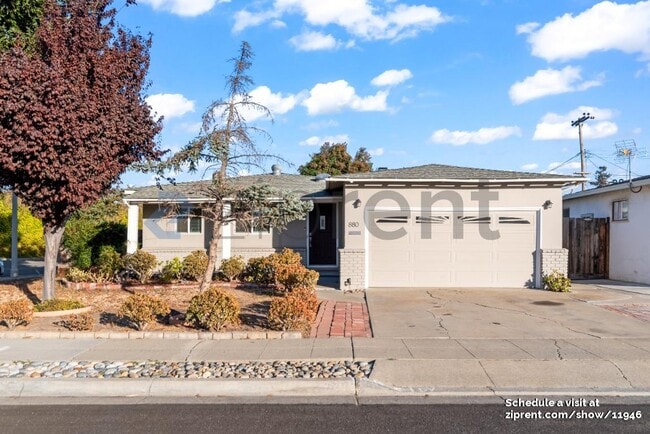 Photo - 880 San Mateo Ct