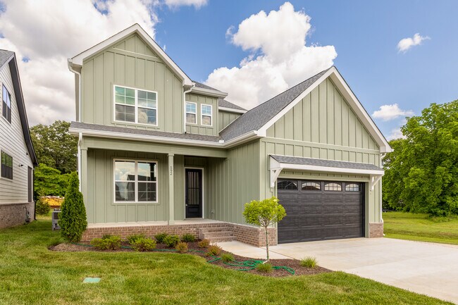 Photo - 592 River Watch Way