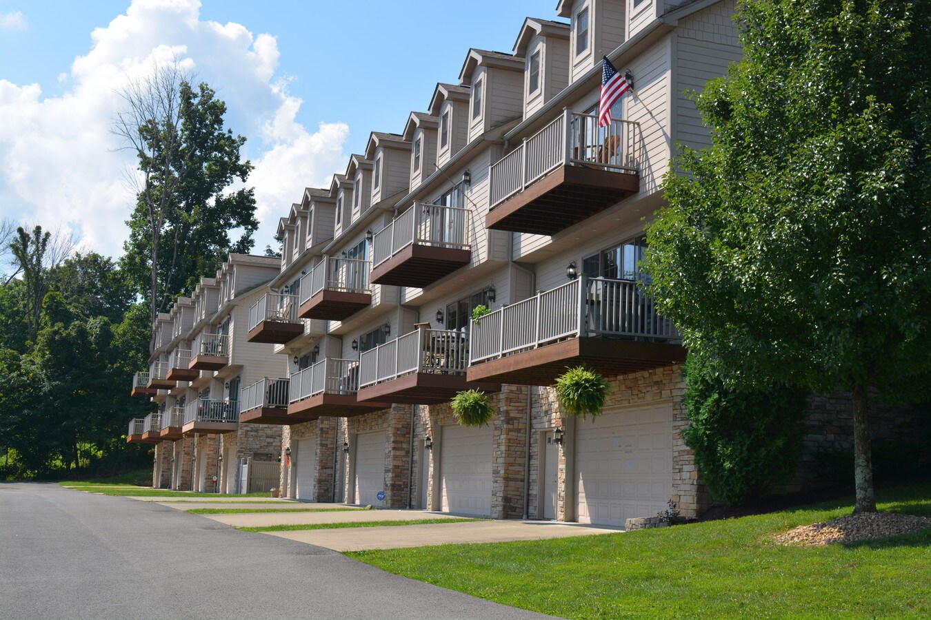 The Outlooks - The Outlooks Apartments