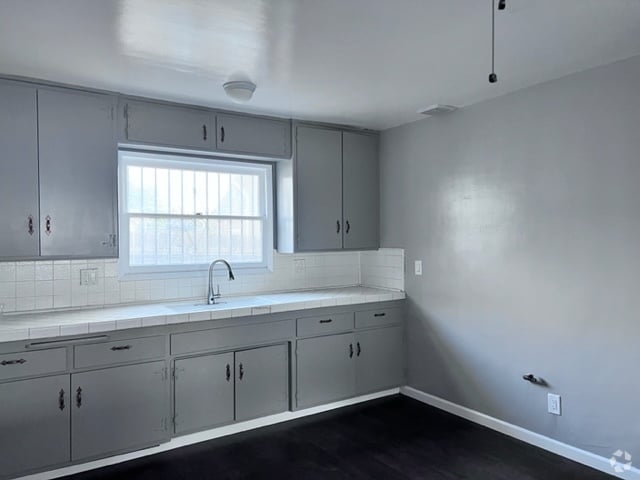 Building Photo - 3451 Siskiyou St Unit 2 Rental