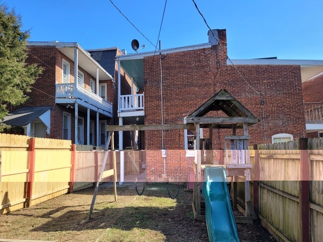 Photo - 425 Park St