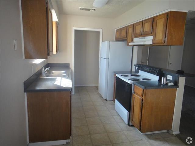 Building Photo - 504 Kings Way Dr Rental