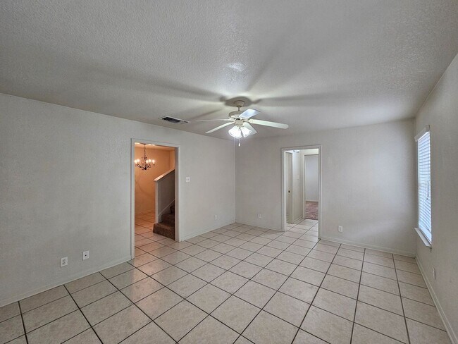 Photo - AVAILABLE NOW! Unit 5012 Heather Lane - B