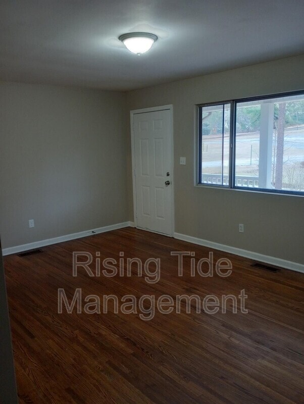 Photo - 1628 Brewster Rd