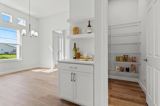 Photo - 2409 SW Halissee St