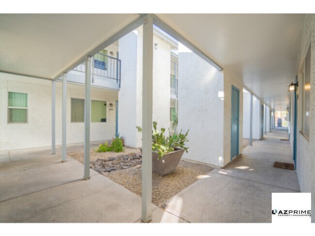 Photo - FREE FIRST MONTH'S RENT MOVE IN SPECIAL! Inviting 2/1 Phoenix Apartment with Modern Comforts!
