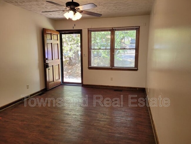 Photo - 1405 Briarcliff Dr