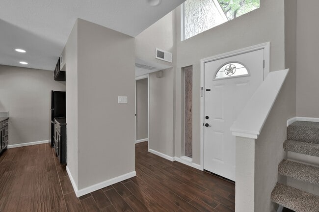 12311 Glenview Dr