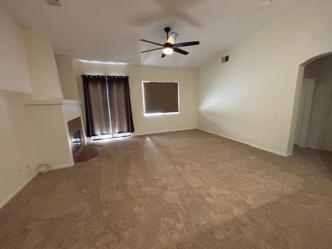 Photo - 2887 Wensley Ave