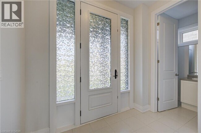 Photo - 767 Queenston Blvd