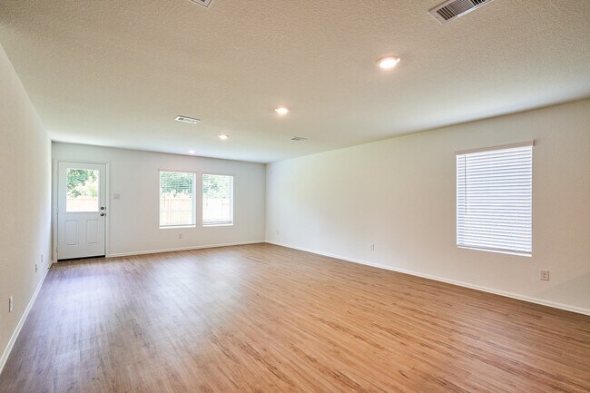 Photo - 3323 Avary River Ln