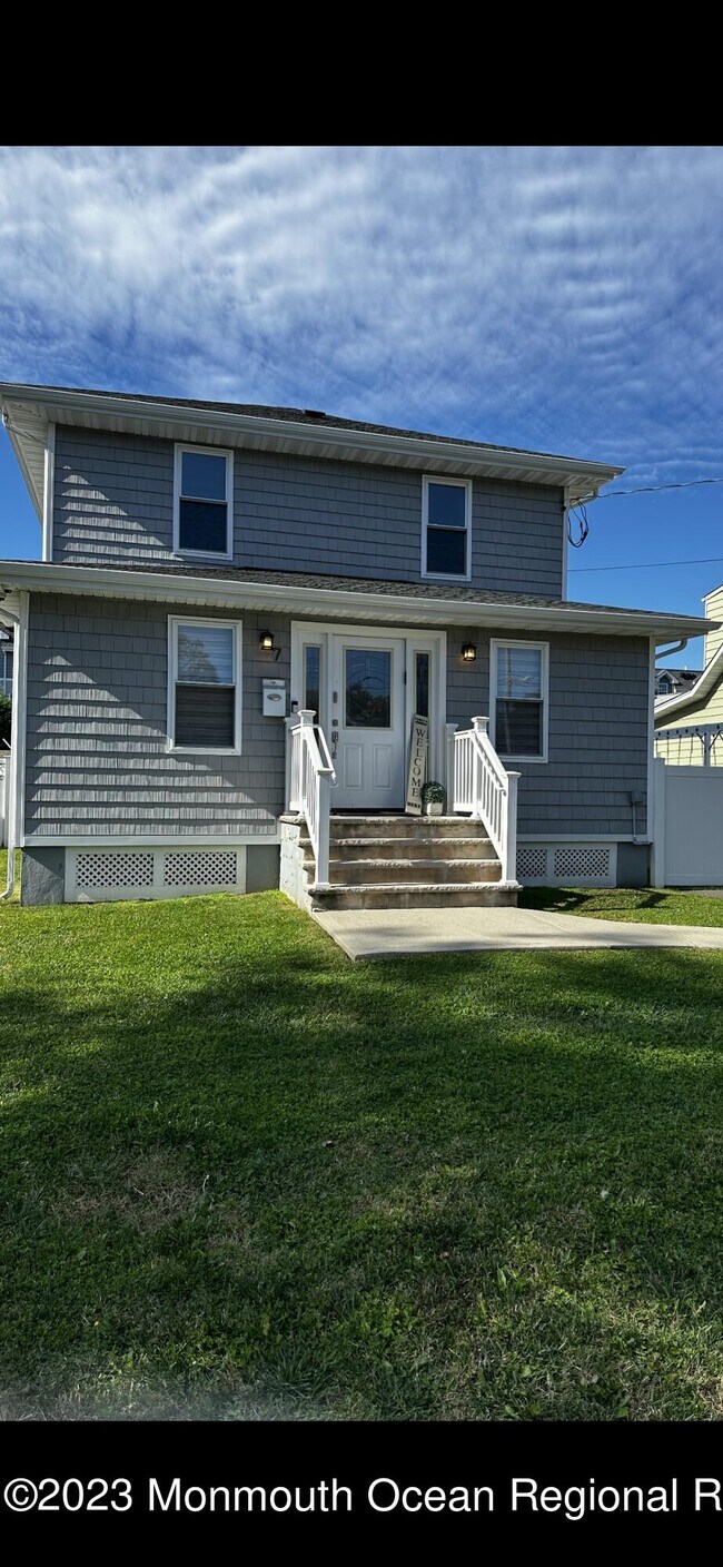 Photo - 7 Elmwood Ave House