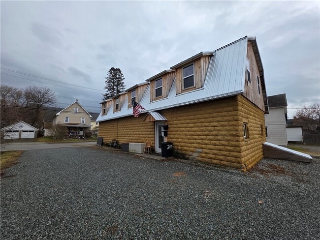 Photo - 207 East Ave