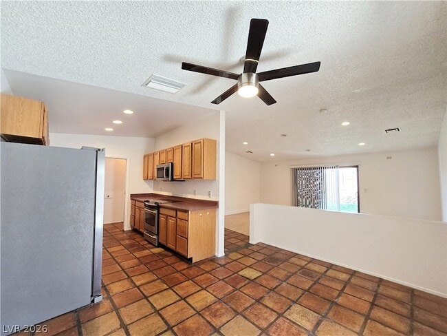 6346 Bullion Blvd