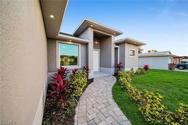 Photo - 3719 16th St W